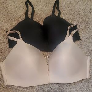 Victoria Secrets no under wire Bras